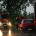 Stażacy badają przyczynę zapłonu Stażacy badają przyczynę zapłonu